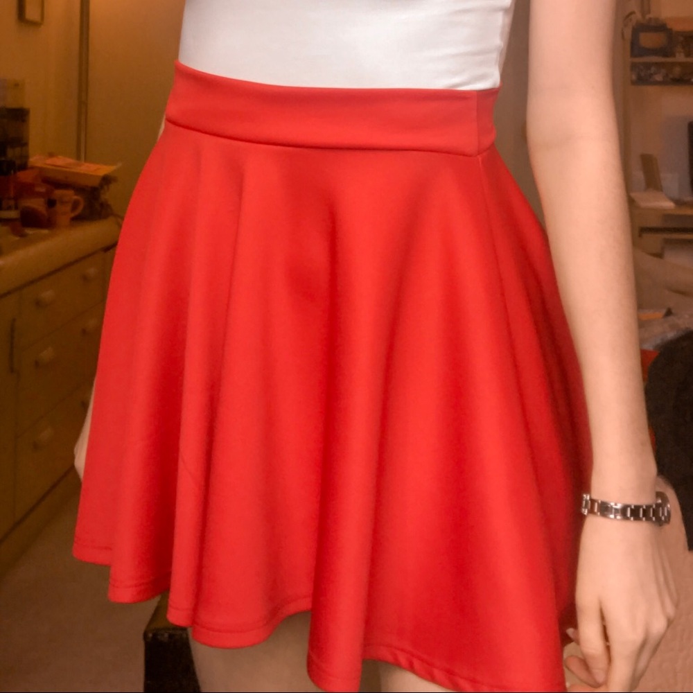 RED SKATER SKIRT